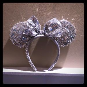 New Silver sequin Disney Minnie ear headband